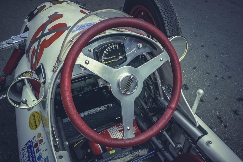 steering wheel cockpit racing